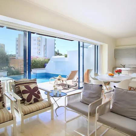 You And Your Family Will Love This 5 Star Villa Near Fig Tree Bay, Protaras Villa 1465 빌라 프로타라스